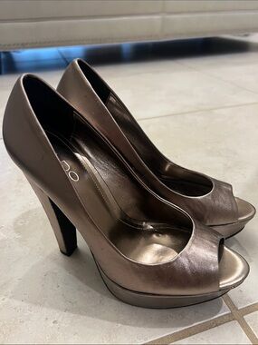 ALDO Bronze Metallic Peep-Toe Platform Heels